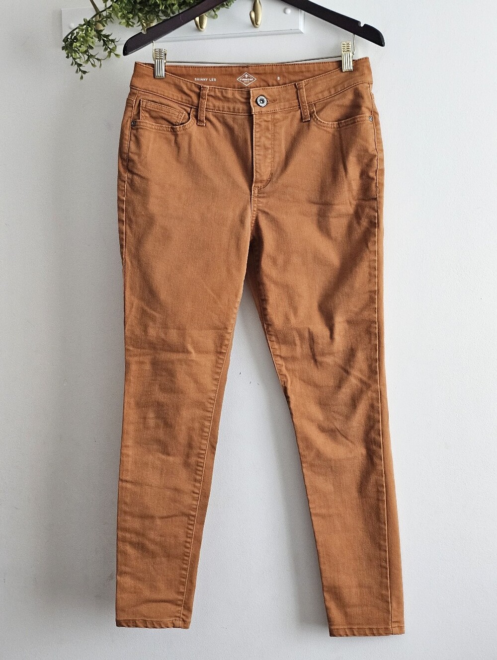 St. John’s Bay Women’s Skinny Leg Jeans Size 8 Brown Rust Stretch Denim